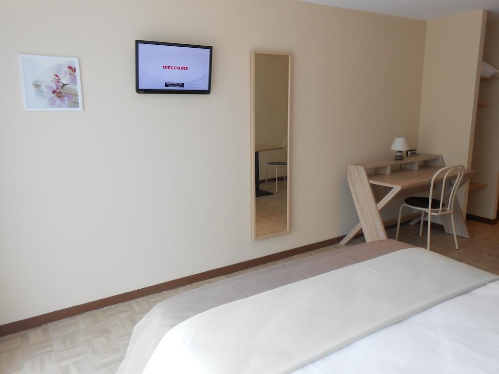 La Pause Hotel Évreux Kamer foto