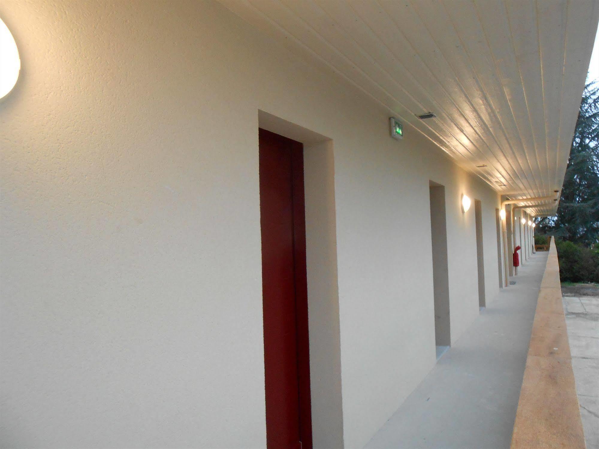La Pause Hotel Évreux Buitenkant foto