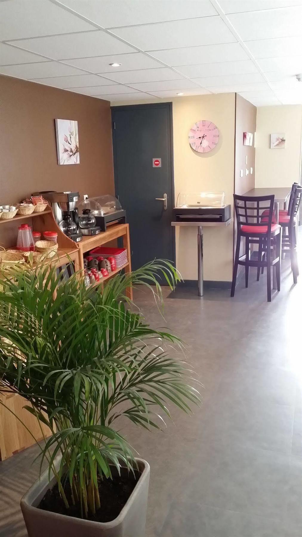 La Pause Hotel Évreux Buitenkant foto