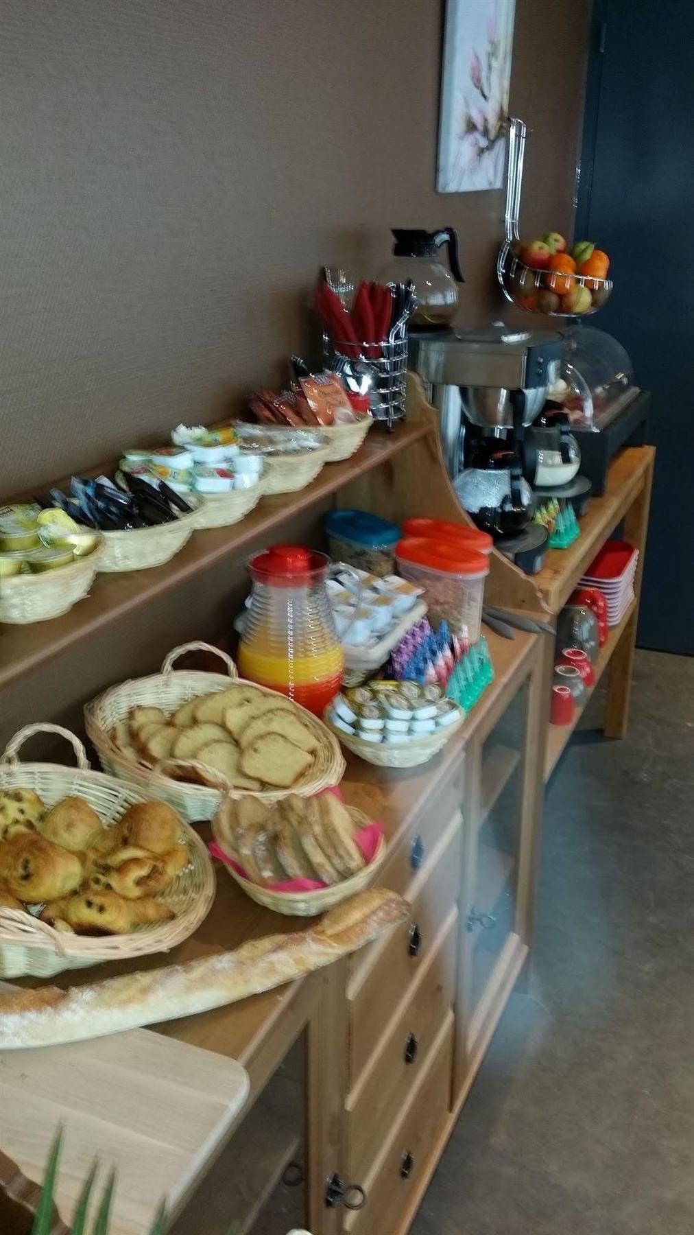 La Pause Hotel Évreux Buitenkant foto